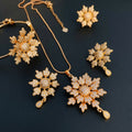 Elegant Floral Design Jewellery Set