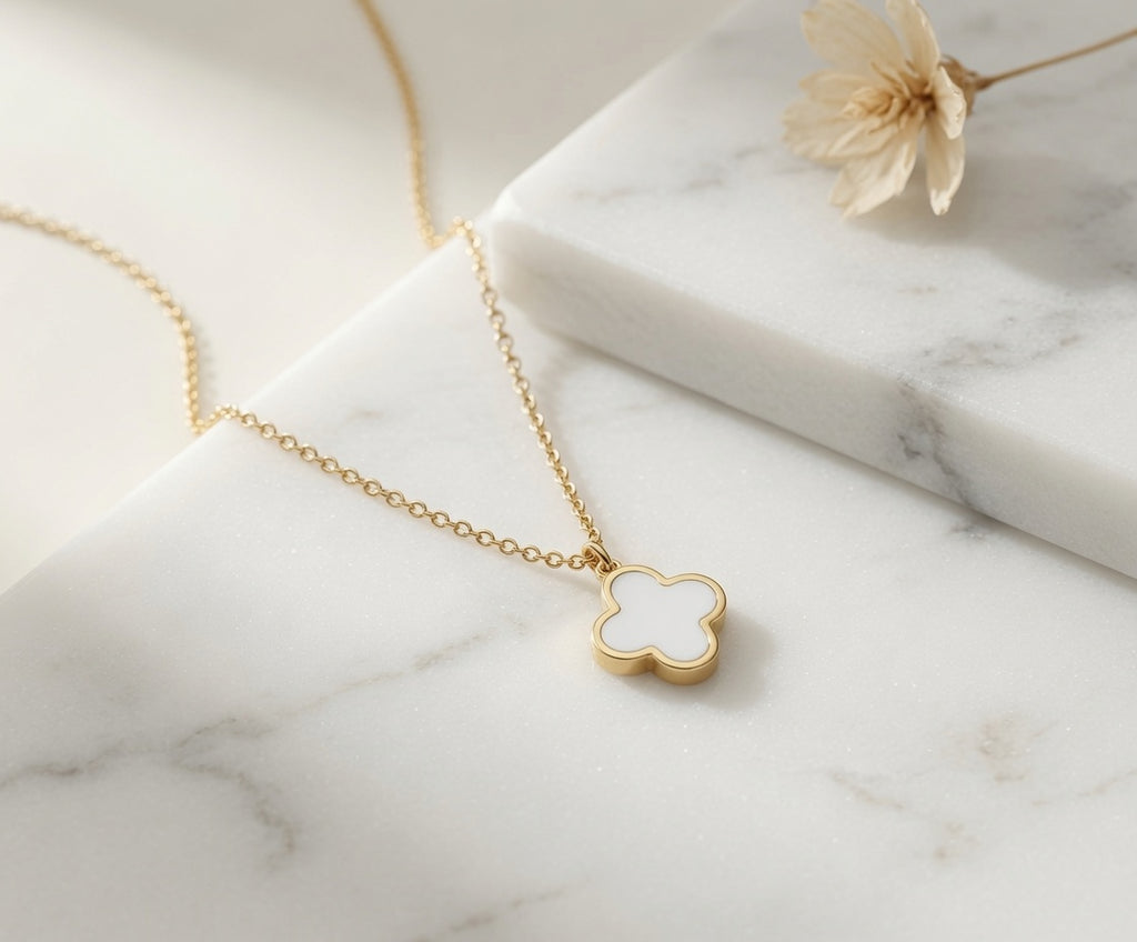 Four Leaf Clover Pendant Necklace - Black & White
